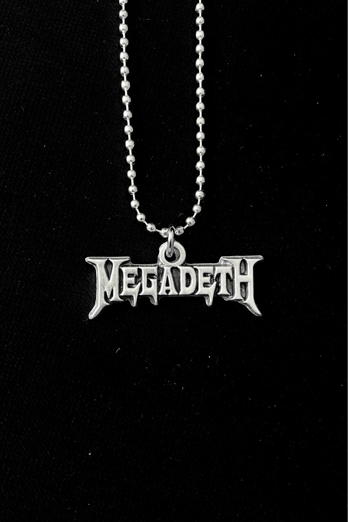 Goth Punk Megadeth Yazı Kolye - DarkellaStore