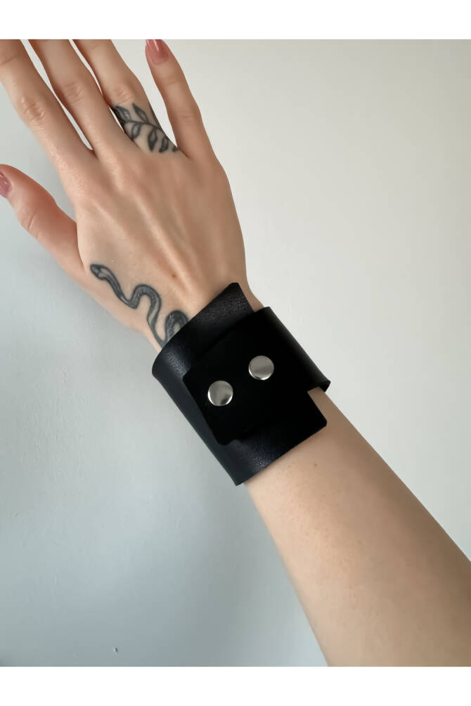 Gothic Gotik Punk Asimetrik Kalın Suni Deri Bileklik - 11