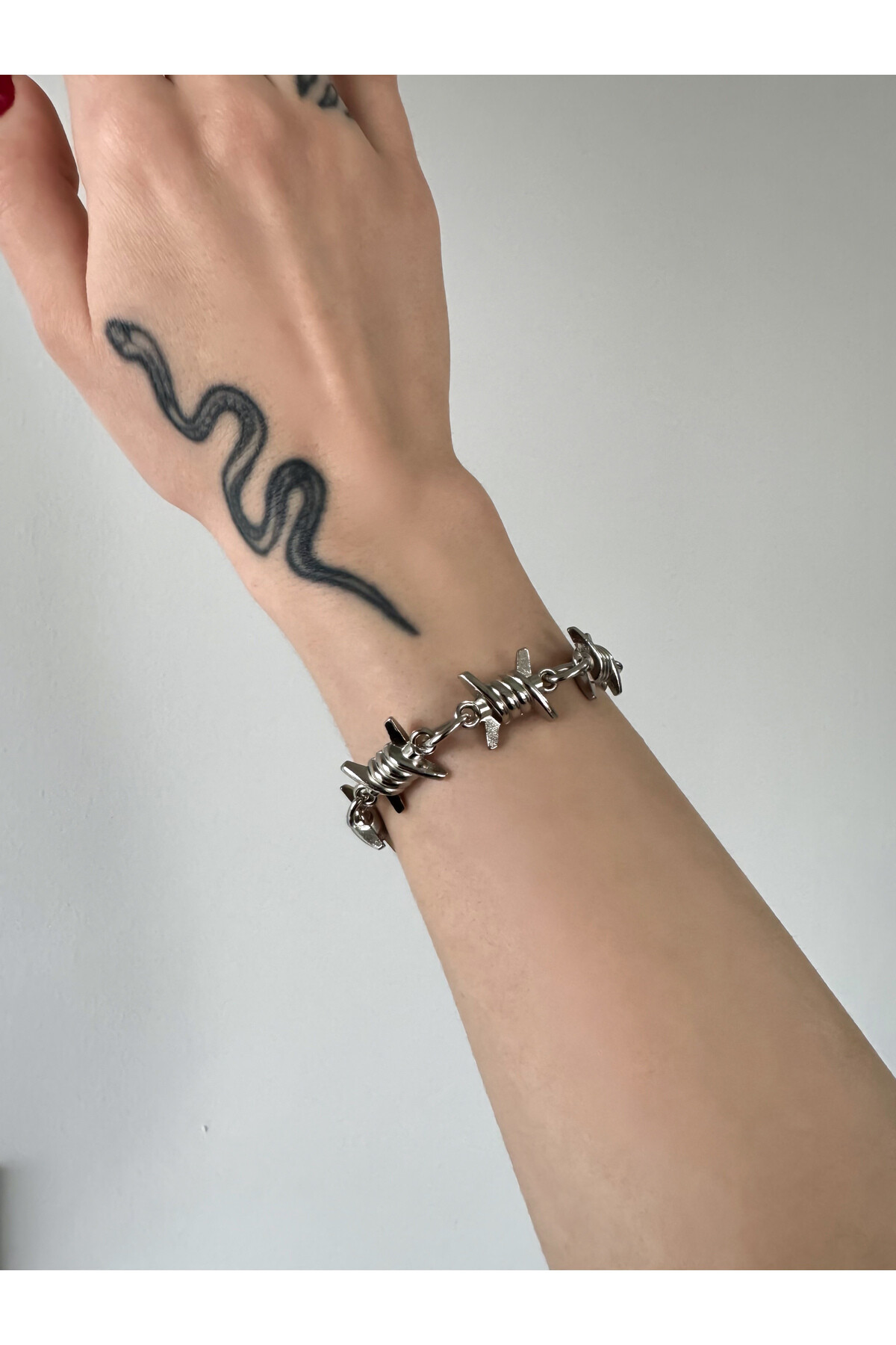 Gothic Gotik Punk Dikenli Metal Bileklik (Unisex) - DarkellaStore