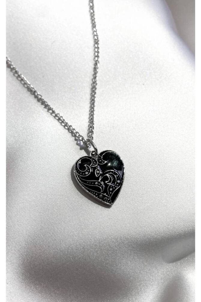 Gotik Gothic Desenli Kalp Kolye - 2