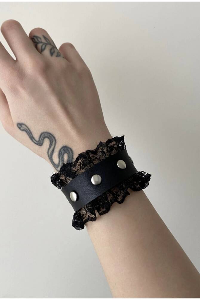 Gotik Gothic Güpürlü Zımbalı Suni Deri Bileklik - 1