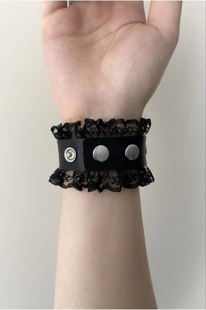 Gotik Gothic Güpürlü Zımbalı Suni Deri Bileklik - 2