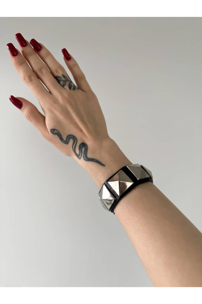 Gotik Gothic Punk Büyük Zımbalı Geniş Suni Deri Bileklik (Unisex) - 1