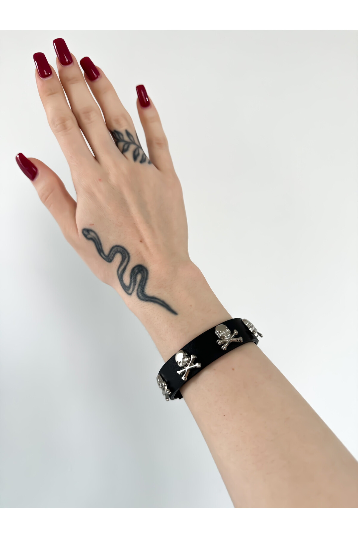 Gotik Gothic Punk Kuru Kafalı Suni Deri Bileklik (Unisex) - 3