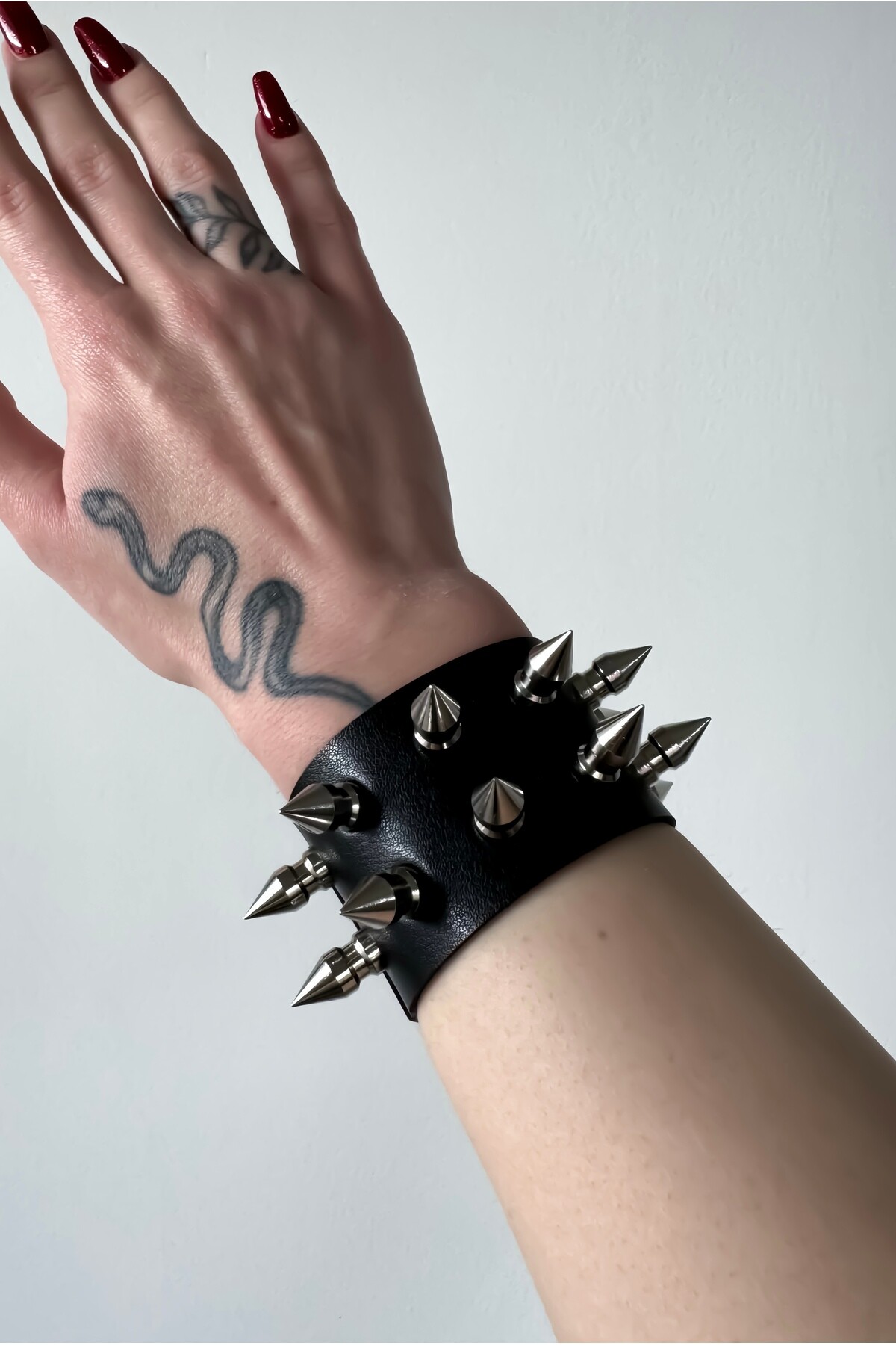 Gotik Gothic Punk Oluklu Spikelı Suni Deri Bileklik Spikelı Deri Bileklik Çivili Bileklik - 2