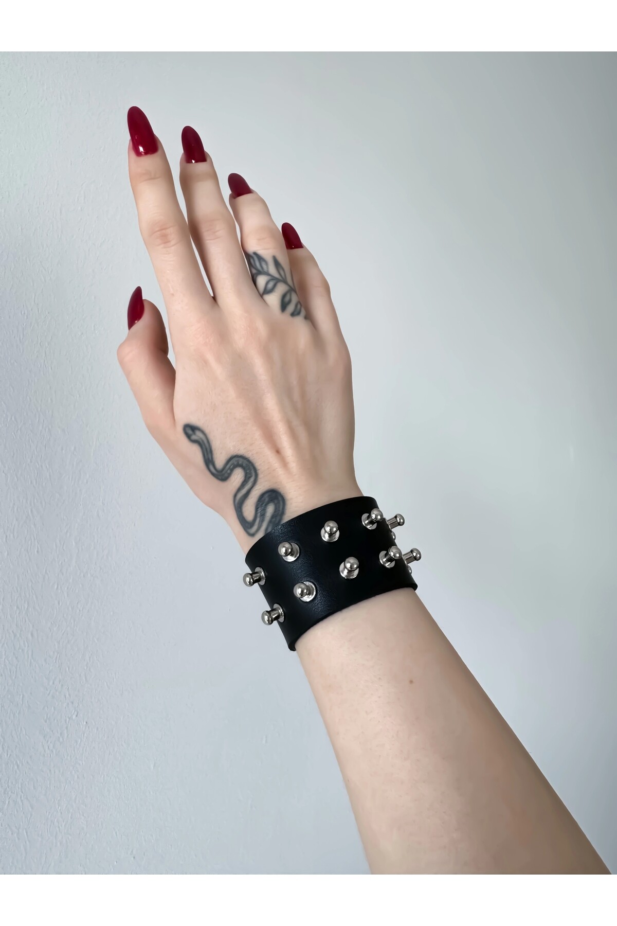 Gotik Gothic Punk Suni Deri Çift Sıra Yuvarlak Başlı Çivili Bileklik (UNISEX BEDENLİ) - 4