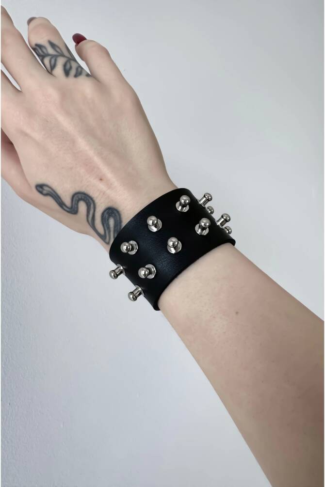Gotik Gothic Punk Suni Deri Çift Sıra Yuvarlak Başlı Çivili Bileklik (UNISEX BEDENLİ) - 5