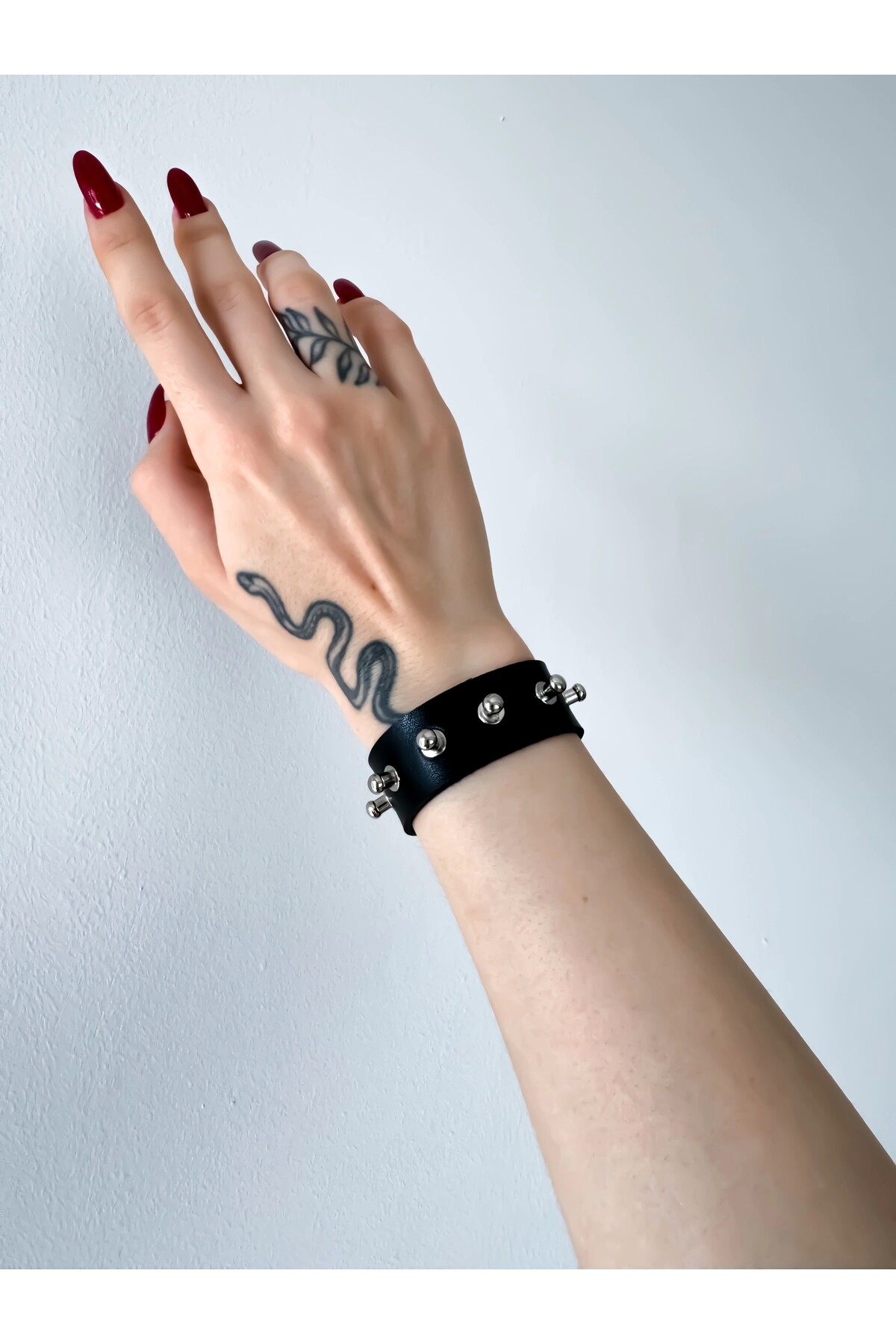 Gotik Gothic Punk Suni Deri Yuvarlak Başlı Çivili Bileklik (UNISEX BEDENLİ) - 3