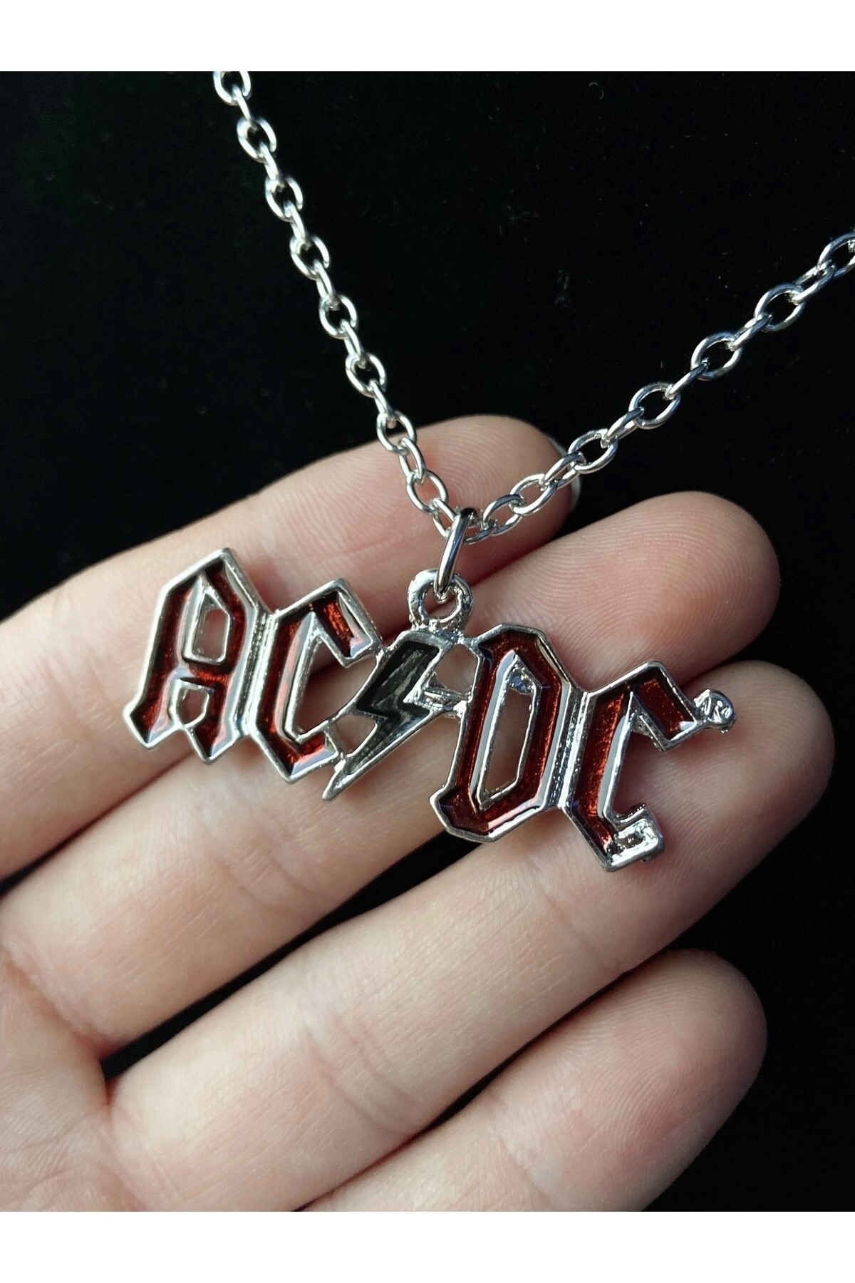 Gotik Kırmızı Yaldızlı Ac Dc Grup Kolye - 2