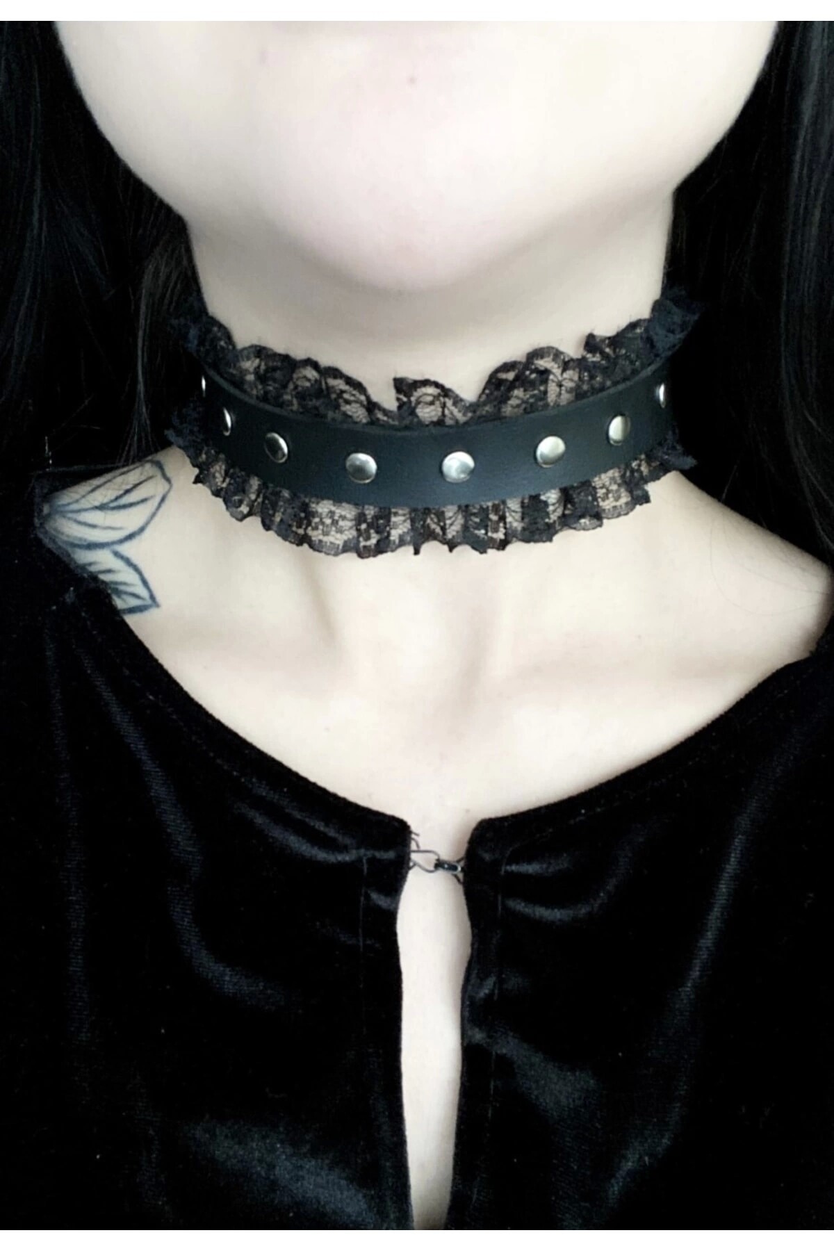 Gotik Lolita Güpürlü Zımbalı Deri Choker Boyunluk - DarkellaStore