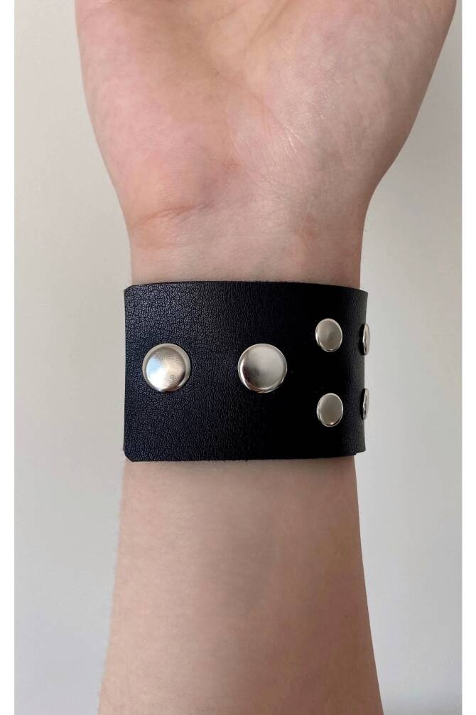 Gotik Punk Çift Sıralı Zımbalı Suni Deri Bileklik - 11