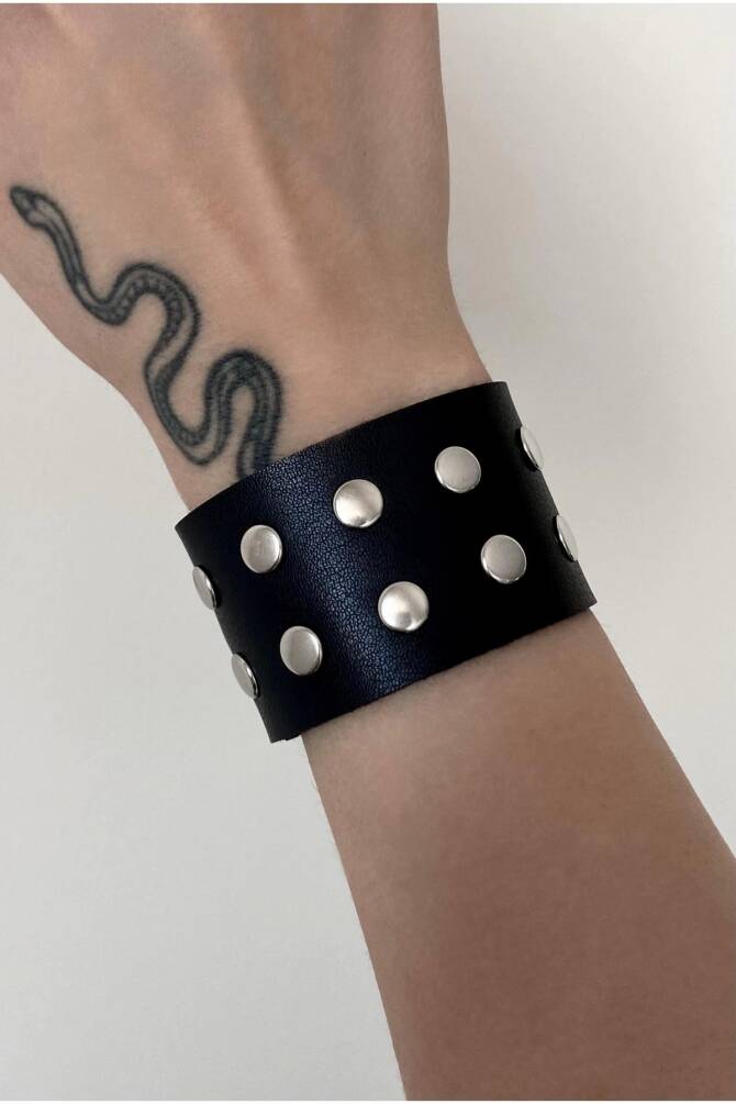 Gotik Punk Çift Sıralı Zımbalı Suni Deri Bileklik - 32