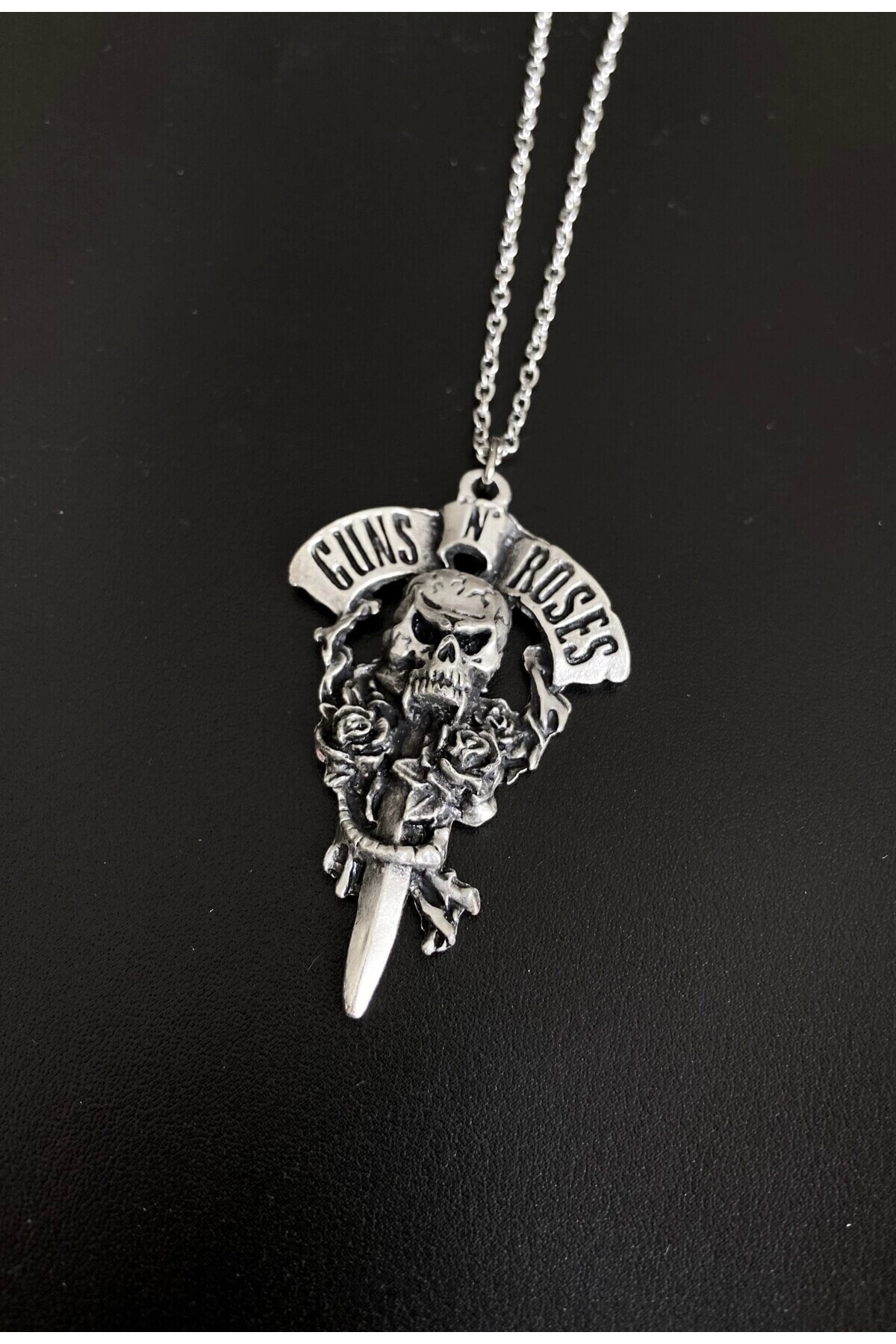Gotik Punk Gunsn Roses Kuru Kafalı Kolye - DarkellaStore