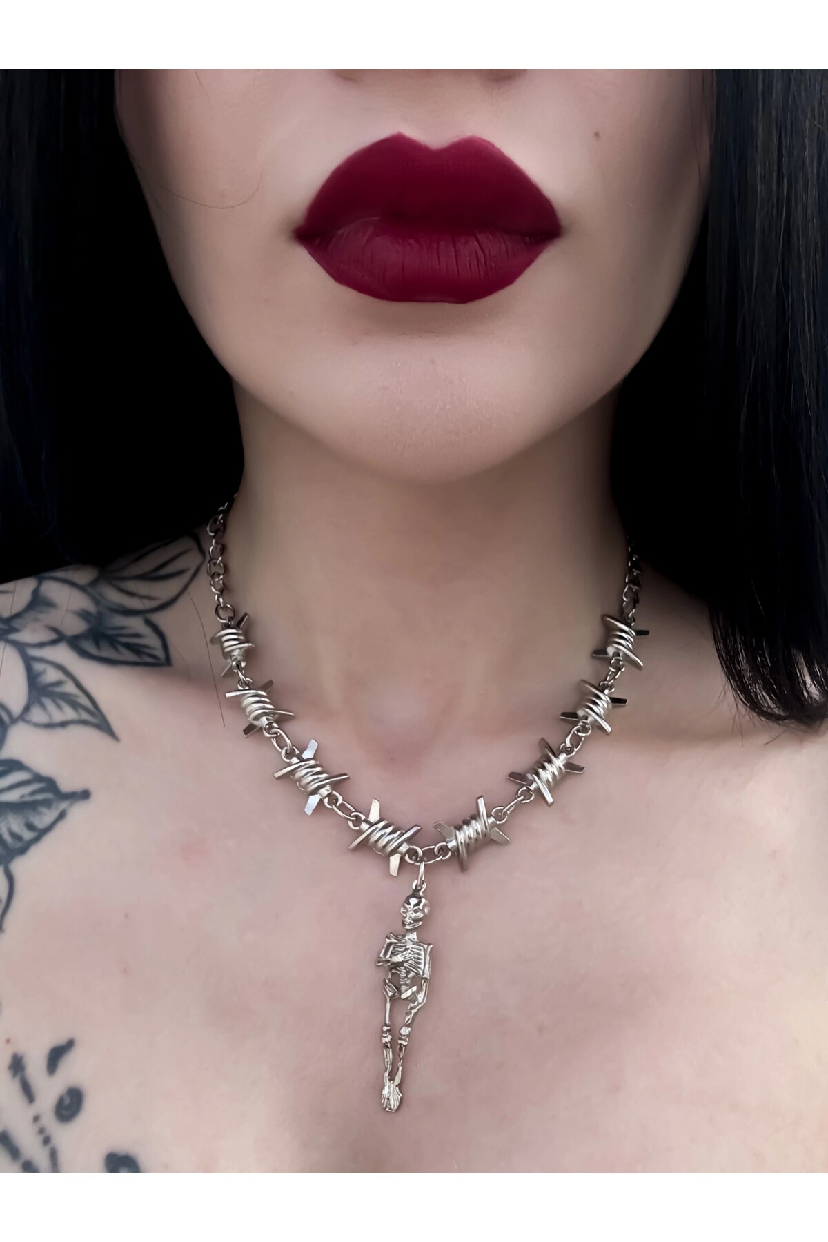 Gotik Punk İskelet Detay Dikenli Zincirli Kolye - DarkellaStore