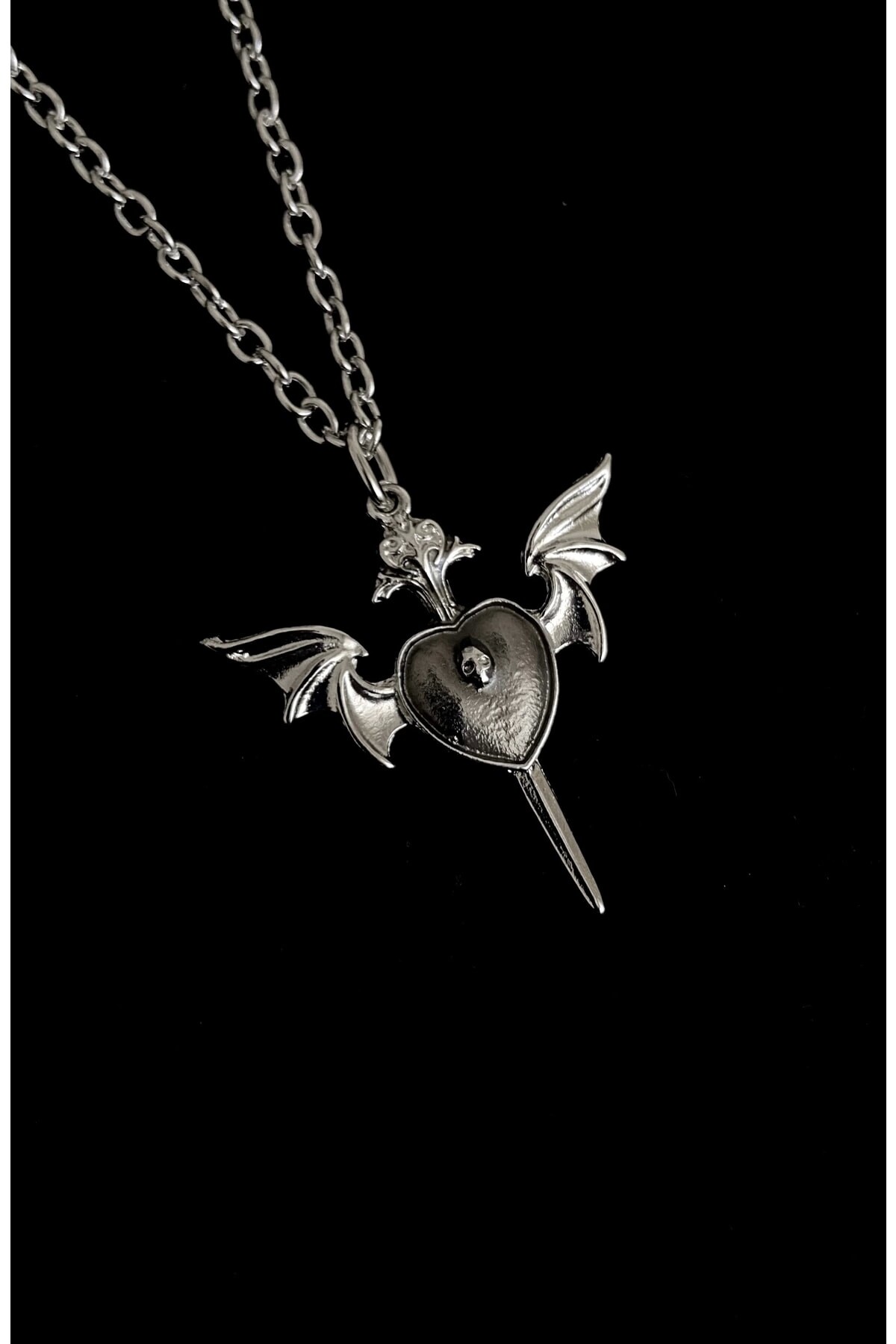 Gotik Punk Kanatlı Kuru Kafalı Kırmızı Kalp Kolye - 2