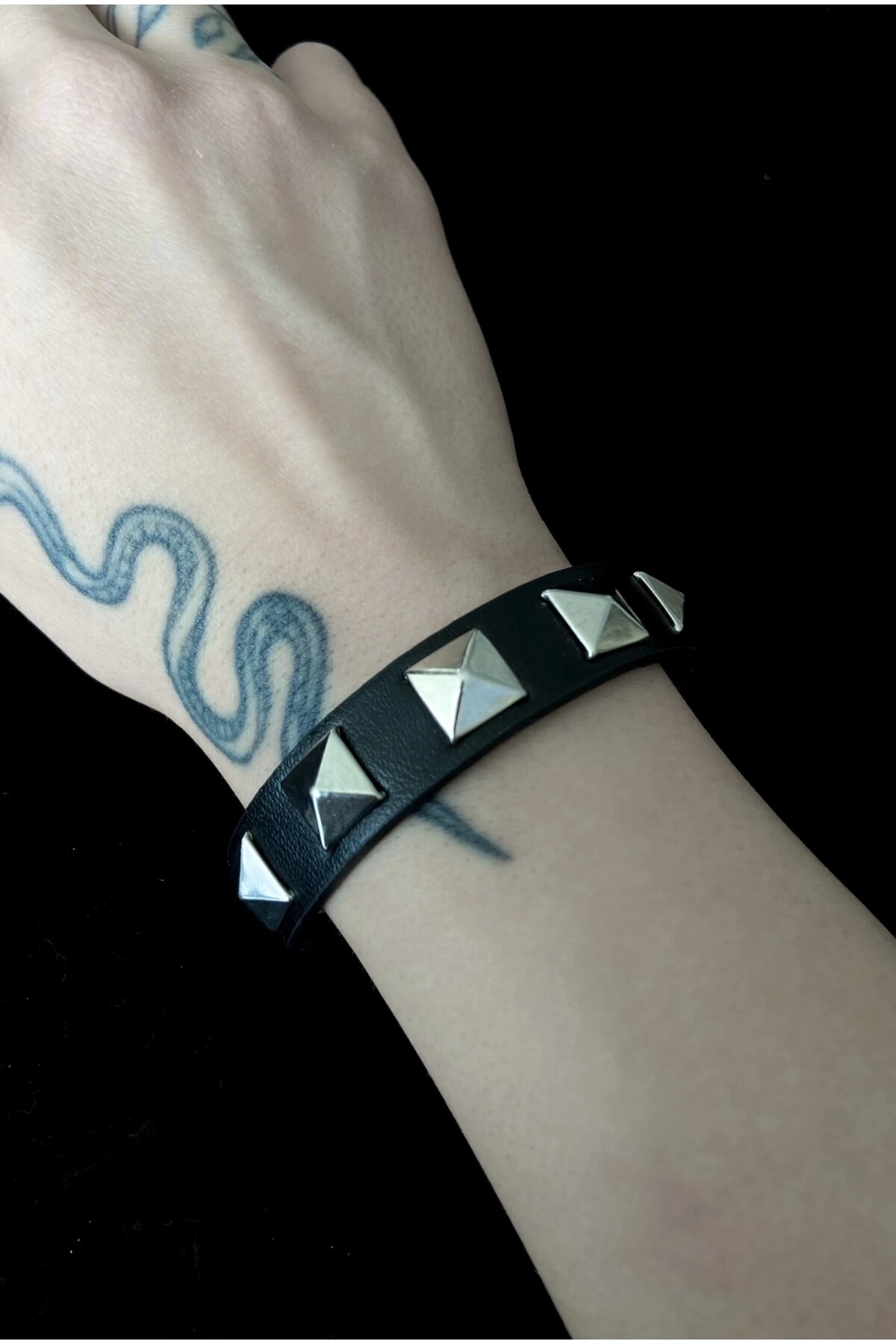 Gotik Punk Kare Zımbalı Suni Deri Bileklik - 2