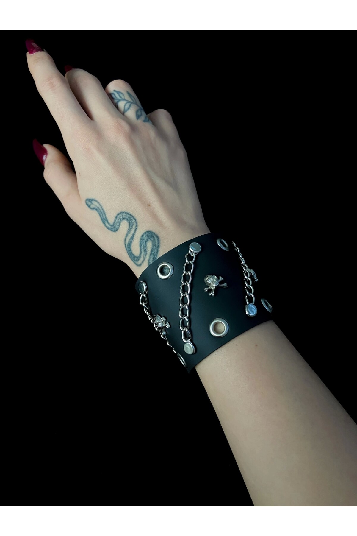 Gotik Punk Kuru Kafalı Skull Zincirli Deri Bileklik (UNISEX) - DarkellaStore