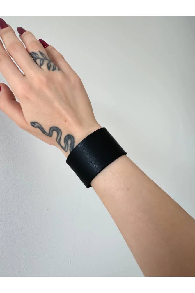 Gotik Punk Suni Deri Kalın Düz Deri Bileklik (UNISEX BEDENLİ) - 3