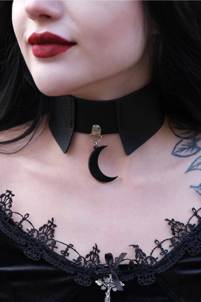 Gotik Punk Yakalı Ay Detay Suni Deri Choker Boyunluk - 1