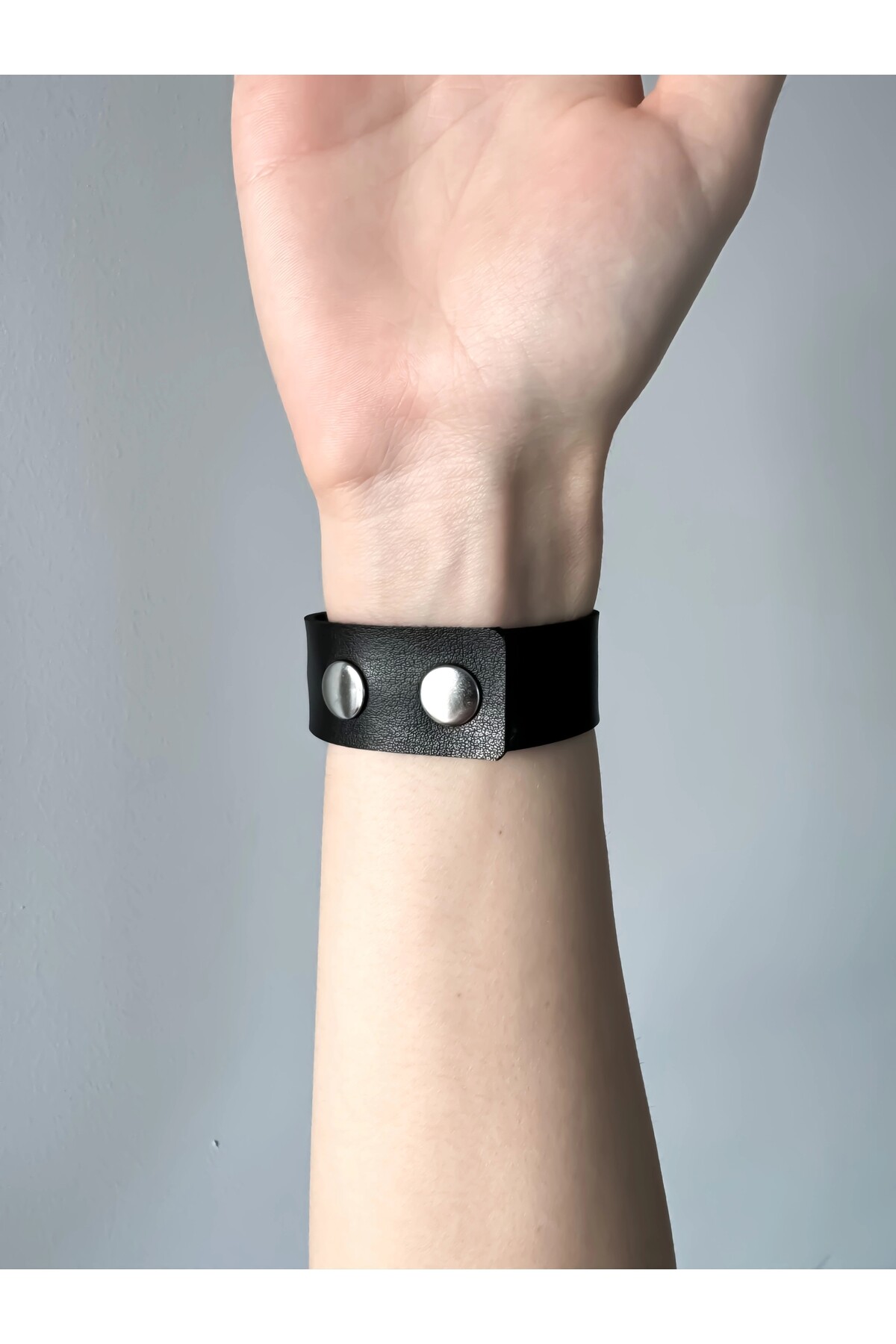 Gotik Suni Deri İnce Siyah Bileklik (UNISEX BEDENLİ) - 3