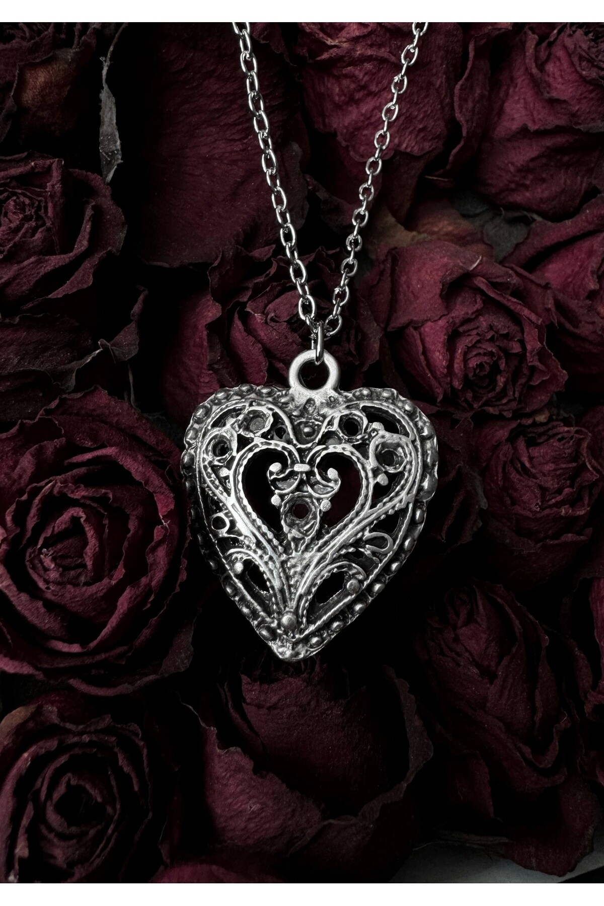 Gotik Victorian Desenli Kalp Kolye - 1