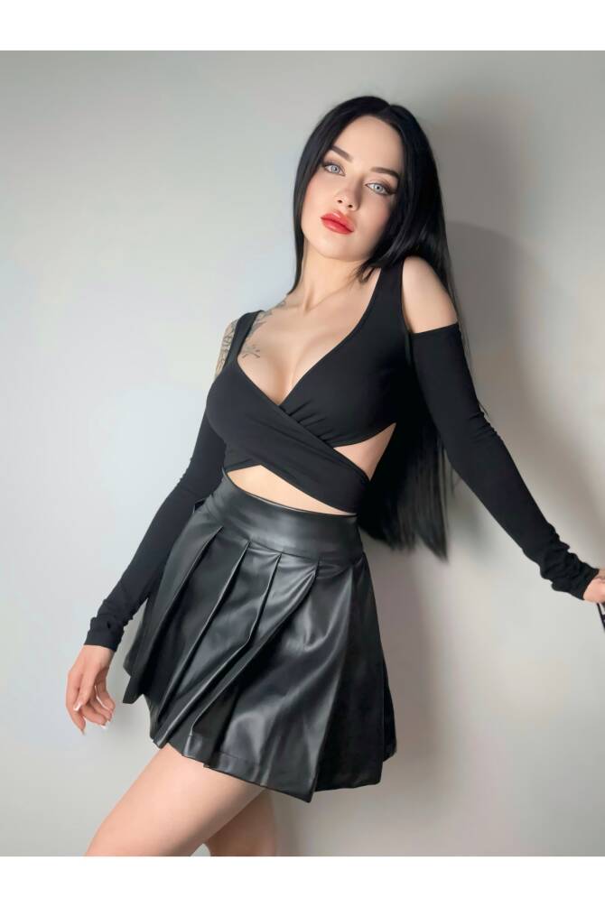 Y2K Rave Parti Stili V Yaka Çapraz Bağlamalı Crop Bluz, Süprem Arkası Bağcıklı Crop Bluz - 1